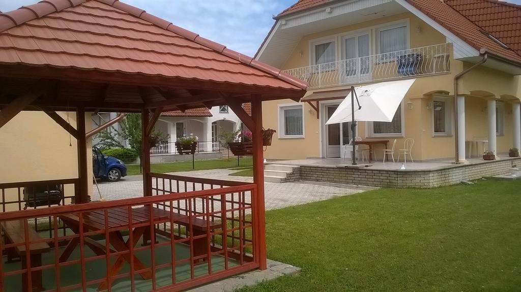 Erika Vendeghaz Hotel Buk Exterior photo